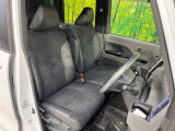 運転席シート廻りは使用感も少なく、良好な状態となっています。前オーナー様が丁寧に使っていたことがよくわかりますね。