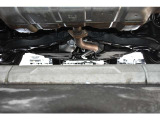 下廻りに大きなダメージは無さそうです。防錆塗装ノックスドールが施工されています。