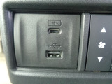 ナビ連動USB・充電USB