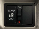 【パワースライドドア】助手席側がパワースライドドアになっており、運転席のスイッチやスマートキーでも開閉が可能です!開口部も広いので乗り降りも楽々♪
