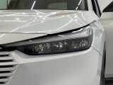 LEDヘッドライトは、点灯の瞬間から最大光量を発揮し、突然暗くなるトンネルなどでの安定感を高めます。