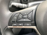 手元でナビの音量調整等が出来るのでナビの操作によるわき見運転を防止することが出来ます。