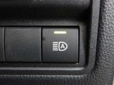 オートマチックハイビームとは、先行車や対向車のライトを認識し、ハイビームとロービームを自動で切り替える機能です。夜道の視界を確保します。詳細は販売店スタッフまでおたずねください。