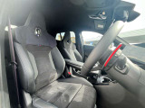 電動シート装備