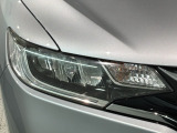 LEDヘッドライトは、点灯の瞬間から最大光量を発揮し、突然暗くなるトンネルなどでの安定感を高めます。