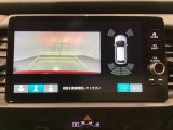 バックでの車庫入れも安心です! リアカメラが付いているバックモニター付のナビディスプレーを装備しております。バンパーについているソナーや、操作線もついており距離感も画面から確認できます。