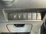 運転席の操作箇所です。操作のしやすさを重視したシンプルなデザインになっております♪