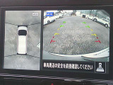 『上から丸見え』のアラウンドビューモニター搭載!車を上から見下ろした状態がナビ画面に映し出されるので、前後・左右の障害物を確認でき、安心・安全です♪一度使用すると、手放せなくなる装備です!