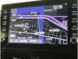 純正ナビを装備。タッチパネル式で使いやすく、お出かけもラクラクです。
