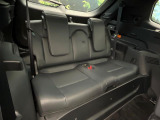 3列目シートはもちろん状態良好☆大人でもゆったりと座って頂けますので、大人数でのお出かけもラクラクです♪ご家族で、気の知れた仲間で、ドライブに行くのが楽しみですね♪