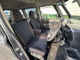 運転のしやすさ、静かで落ち着いた乗り心地のフロントシート。