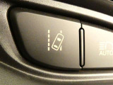 【LDA(レーンデパーチャーアラート)】&hellip;道路上の白線(黄線)をセンサーで認識し、ドライバーがウインカー操作を行わずに車線を逸脱する可能性がある場合、警報でお知らせします。