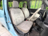 運転席シート廻りは使用感も少なく、良好な状態となっています。丁寧に使われていたことがよくわかりますね。
