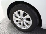 かっこいいホイールですね。 車のイメージを大きく左右するホイール部分はコダワリを持ちたいですね。