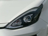 ヘッドライトはLEDなのでとても明るく、広い範囲に照らしてくれます。夜間の運転の安全も高めてくれます。
