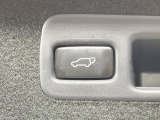 【パワーバックドア】スマートキーや運転席のボタンを押すだけでリアゲートが自動で開閉します!荷物を持っている時や、高い位置にあるバックドアを閉める際に便利な機能です♪