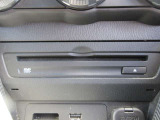 ■ 装備5 ■ CD/DVD付:車内で音楽やDVDを視聴することが可能です!
