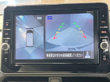 【アラウンドビューモニター】車を上から見下ろしているかのような映像で周囲の状況がひと目で確認、狭い駐車場に駐車するときも安心です♪