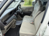ご納車時には納車点検実施いたします。指定交換部品(エンジンオイル、オイルエレメント、ワイパーゴム等)新品交換致します。その他必要交換部品は点検時交換致します。