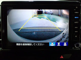バックも安心のリアカメラ付いています。リアカメラがあると、いつでも安全にバックできますね。死角も減ります。3ビュー切り替え、ガイド線表示なので便利です。