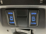 運転席天井部のパワースライドドアの操作スイッチです。