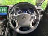 【純正革巻きステアリング】上質な革を使用することで、手にしっかり馴染みとても運転しやすいハンドルです♪