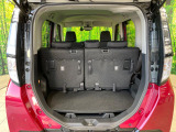 普段のお買い物や通勤、送迎等に十分な荷室スペースを確保しております。セカンドシートを倒すと、大きな荷物の積載も可能です♪