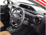 高いホールド性で運転姿勢が安定します。長距離ドライブでも疲れにくいのが魅力です。快適なドライビングライフをお送りください♪