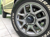 【純正16インチアルミホイール】外観にマッチした純正アルミホイールを装着しております。各種社外アルミホイールや、スタッドレスタイヤも取扱いしております。是非ご相談ください♪