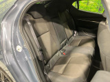 後部座席も気になるようなキズ・汚れやへたり等、大きなダメージはなく、良好な状態です。
