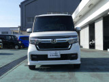 LEDヘッドライト装着車なので、夜間走行も明るく安全な走行をサポートいたします