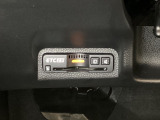 ハンドルの左下にETC2.0がついています。高速道路の料金所の通過も楽々です。 カードの取り出しもしやすい場所についています。
