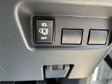 運転席から後席スライドドアの開閉を操作できるので便利です!
