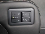 セカンドシートの操作パネルです。