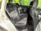 後部座席も気になるようなキズ・汚れやへたり等、大きなダメージはなく、良好な状態です。