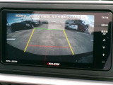 バックモニター付きですので、日常の駐車はもちろん、人や障害物などを映像で確認できるので安心です!(補助装置になりますので、目視でもご確認ください)