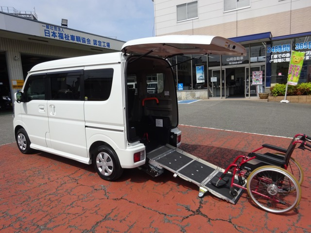 エブリイワゴン ウィズ 車いす移動車 左右分割式リアシート付 