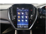 11.6インチの縦型ディスプレイに、ナビゲーション機能をはじめ、エンターテインメント、車両情報、エアコン操作、各種設定などを集約。タブレットのような感覚で、直感的に操作できます。