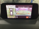 狭い場所での駐車やすれ違いなどでより的確な運転操作に役立つ360&deg;ビューモニターが装備されています。
