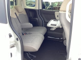 自社整備工場で点検整備をおこなってからお渡ししています。車検が残っている場合は『12ヶ月点検整備』を、車検整備付きの場合は『車検整備』をおこないます。整備費用は車両本体価格に含まれています。