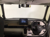 【前方視界】開放的な前方視界!運転がしやすく疲れにくいです♪窓が大きく、見通しがとっても良いおクルマですよ♪