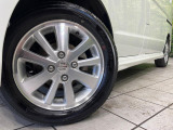 【純正14インチアルミホイール】外観にマッチした純正アルミホイールを装着しております。各種社外アルミホイールや、スタッドレスタイヤも取扱いしております。是非ご相談ください♪