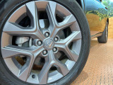 【純正18インチアルミホイール】外観にマッチした純正アルミホイールを装着しております。各種社外アルミホイールや、スタッドレスタイヤも取扱いしております。是非ご相談ください♪