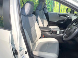 運転席シート廻りは使用感も少なく、良好な状態となっています。前オーナー様が丁寧に使っていたことがよくわかりますね。