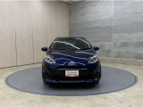 お車購入のポイントとなるフロントマスクです!シャープな目つきが印象的なデザインのヘッドランプです。