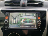 車を真上から画面で確認出来るアラウンドビューモニター♪画面を見ながら車庫入れが非常に楽になります!