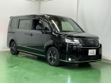 新しいハイブリッドシステムe:HEVは市街地走行では電気自動車に近いハイブリッドシステムでモーターが主役で走行します。充電の為にエンジンが始動しても優れた遮音性能で車内はとても静かで快適です