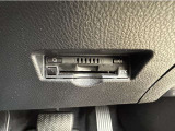 ETC付きです。高速道路料金所での小銭の出し入れや雨天時における窓の開け閉めなどの煩わしさが解消できます。料金所の通過もスムーズで快適ですよ。