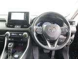 運転席のハンドル・シートは高さ調整が可能です