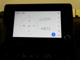 【ディスプレイオーディオ】・・・大型ディスプレイに各種オーディオ機能(AM/FMチューナー、Bluetooth対応)とスマートフォン連携機能を搭載。